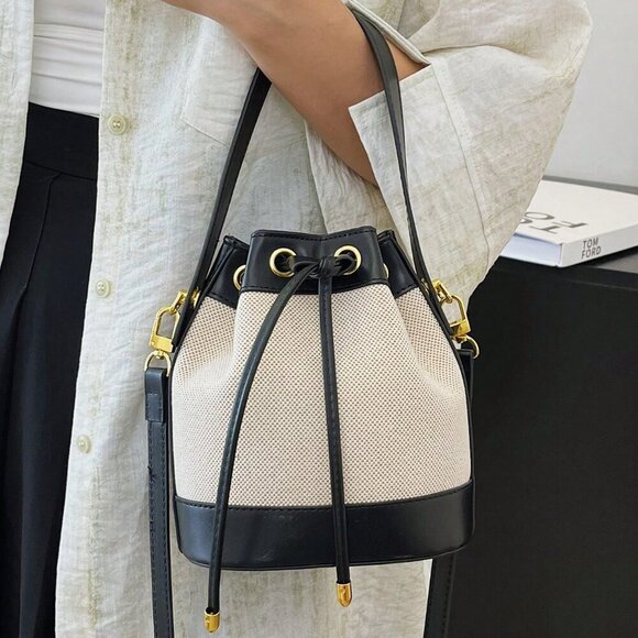 Black Elegant Women's Mini Handbag With Adjustable Strap - Picture 3 of 6